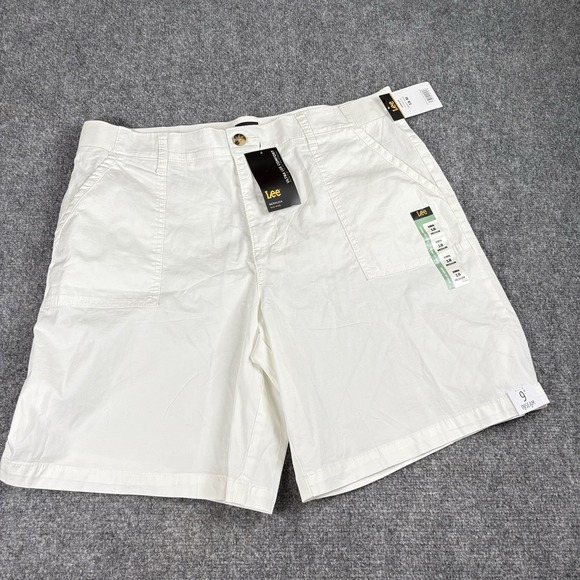 Lee Bermuda Shorts 18M Bright White Flex To Go Preppy Coastal Minimalist Classic - Picture 1 of 16